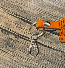 Load image into Gallery viewer, Cabin leather keychain
